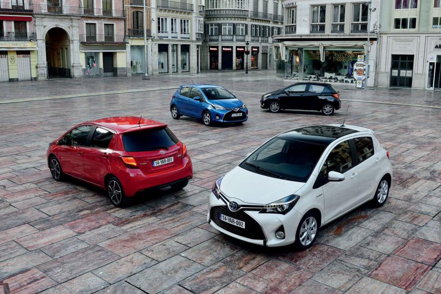  Toyota Yaris Hybrid 2014 года  (фото 26 из 29)